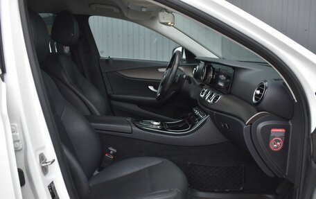 Mercedes-Benz E-Класс, 2016 год, 1 759 888 рублей, 22 фотография