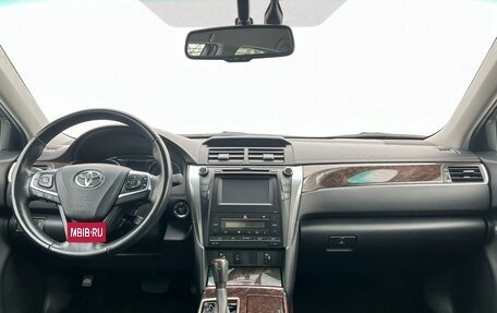 Toyota Camry, 2016 год, 2 190 000 рублей, 15 фотография