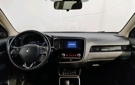 Mitsubishi Outlander III рестайлинг 3, 2020 год, 2 179 000 рублей, 8 фотография