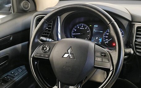 Mitsubishi Outlander III рестайлинг 3, 2020 год, 2 179 000 рублей, 12 фотография