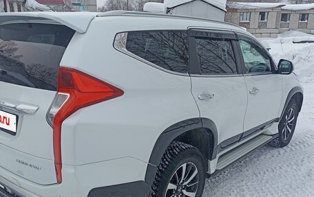 Mitsubishi Pajero Sport III рестайлинг, 2018 год, 3 450 000 рублей, 9 фотография