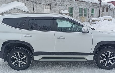 Mitsubishi Pajero Sport III рестайлинг, 2018 год, 3 450 000 рублей, 8 фотография