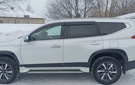 Mitsubishi Pajero Sport III рестайлинг, 2018 год, 3 450 000 рублей, 3 фотография