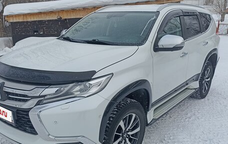 Mitsubishi Pajero Sport III рестайлинг, 2018 год, 3 450 000 рублей, 7 фотография