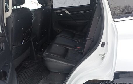 Mitsubishi Pajero Sport III рестайлинг, 2018 год, 3 450 000 рублей, 5 фотография