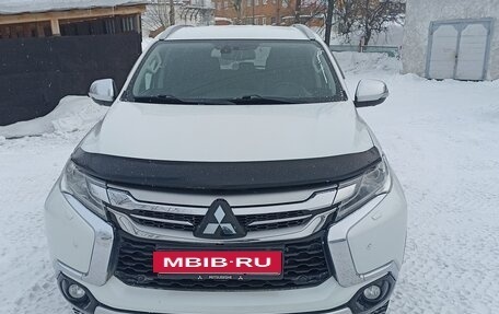 Mitsubishi Pajero Sport III рестайлинг, 2018 год, 3 450 000 рублей, 6 фотография