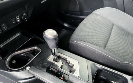 Toyota RAV4, 2015 год, 2 369 000 рублей, 16 фотография