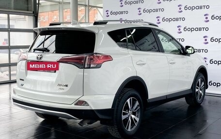 Toyota RAV4, 2015 год, 2 369 000 рублей, 6 фотография