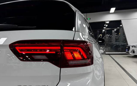 Volkswagen T-Roc I, 2023 год, 1 905 000 рублей, 5 фотография