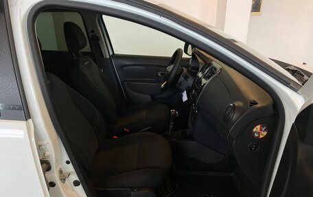 Renault Logan II, 2019 год, 1 550 000 рублей, 29 фотография