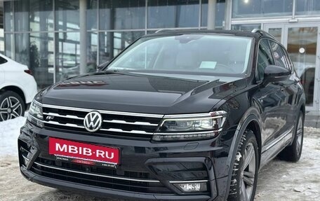 Volkswagen Tiguan II, 2019 год, 2 900 000 рублей, 2 фотография