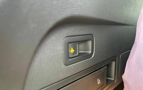 Volkswagen Tiguan II, 2019 год, 2 900 000 рублей, 26 фотография