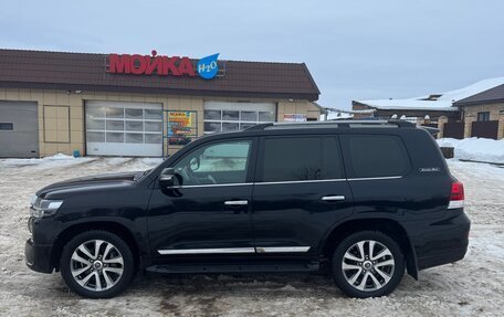 Toyota Land Cruiser 200, 2017 год, 7 200 000 рублей, 2 фотография