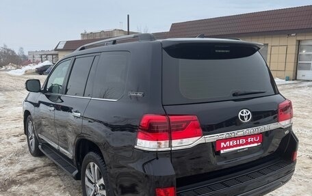 Toyota Land Cruiser 200, 2017 год, 7 200 000 рублей, 3 фотография