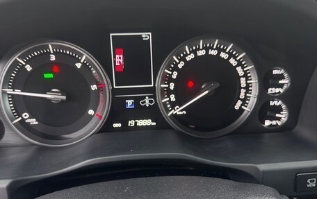 Toyota Land Cruiser 200, 2017 год, 7 200 000 рублей, 9 фотография