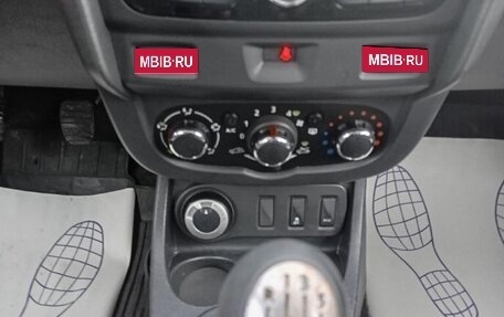 Renault Duster I рестайлинг, 2018 год, 900 000 рублей, 13 фотография