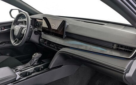 Toyota Camry, 2025 год, 4 900 000 рублей, 9 фотография