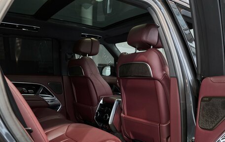Land Rover Range Rover IV рестайлинг, 2023 год, 19 200 000 рублей, 12 фотография