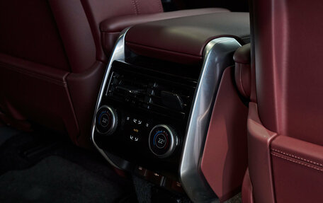 Land Rover Range Rover IV рестайлинг, 2023 год, 19 200 000 рублей, 24 фотография