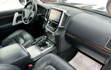 Toyota Land Cruiser 200, 2015 год, 5 980 000 рублей, 10 фотография