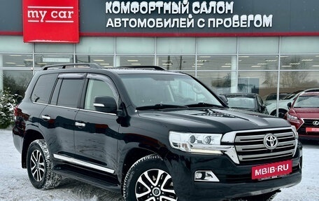 Toyota Land Cruiser 200, 2015 год, 5 980 000 рублей, 3 фотография