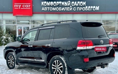 Toyota Land Cruiser 200, 2015 год, 5 980 000 рублей, 6 фотография