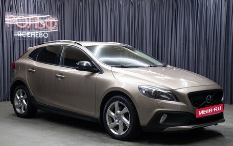 Volvo V40 Cross Country I, 2013 год, 1 398 000 рублей, 3 фотография