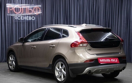 Volvo V40 Cross Country I, 2013 год, 1 398 000 рублей, 7 фотография