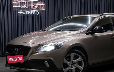 Volvo V40 Cross Country I, 2013 год, 1 398 000 рублей, 21 фотография