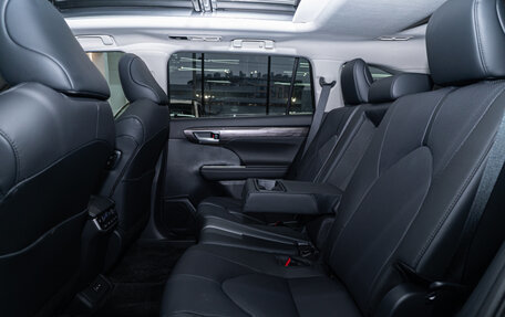 Toyota Highlander, 2025 год, 5 990 000 рублей, 22 фотография