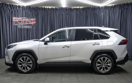 Toyota RAV4, 2020 год, 3 198 000 рублей, 8 фотография