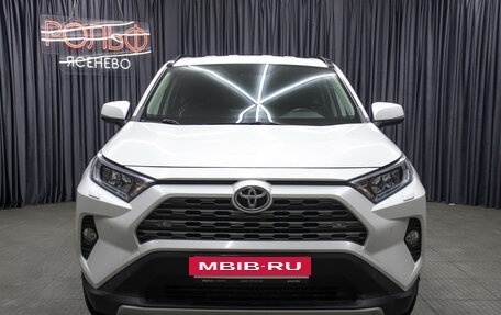 Toyota RAV4, 2020 год, 3 198 000 рублей, 2 фотография