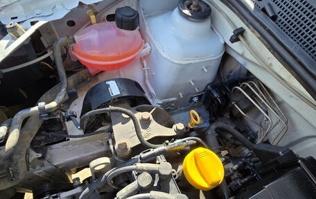 Renault Logan II, 2016 год, 270 000 рублей, 3 фотография