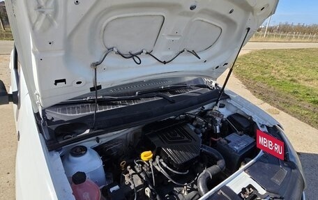 Renault Logan II, 2016 год, 270 000 рублей, 6 фотография