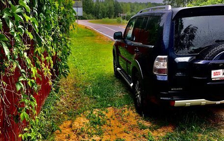 Mitsubishi Pajero IV, 2011 год, 3 000 000 рублей, 3 фотография