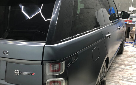 Land Rover Range Rover IV рестайлинг, 2018 год, 6 700 000 рублей, 4 фотография