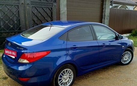 Hyundai Solaris II рестайлинг, 2012 год, 880 000 рублей, 2 фотография