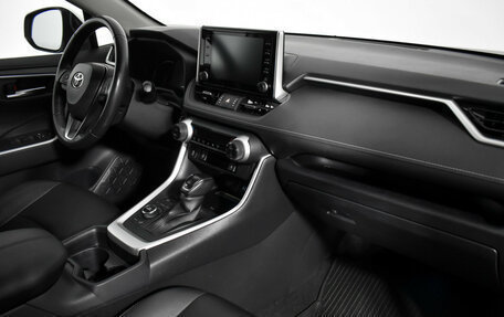 Toyota RAV4, 2020 год, 2 900 000 рублей, 14 фотография