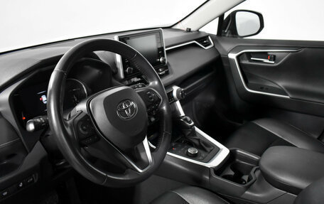 Toyota RAV4, 2020 год, 2 900 000 рублей, 9 фотография