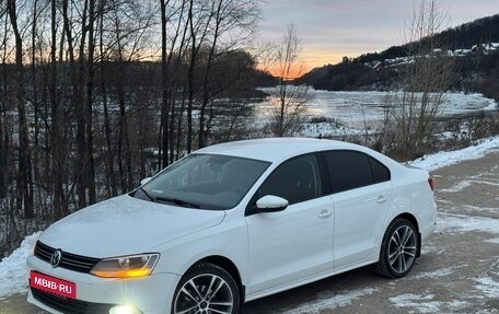 Volkswagen Jetta VI, 2013 год, 865 000 рублей, 3 фотография