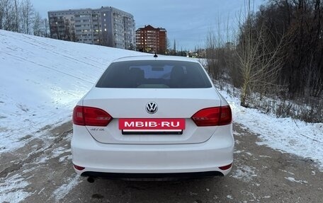 Volkswagen Jetta VI, 2013 год, 865 000 рублей, 8 фотография
