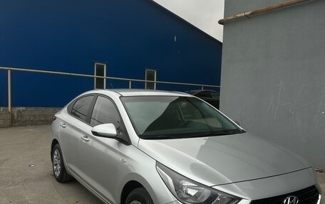 Hyundai Solaris II рестайлинг, 2017 год, 1 270 000 рублей, 1 фотография