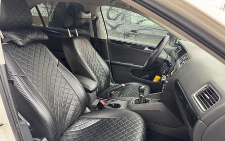 Volkswagen Jetta VI, 2013 год, 865 000 рублей, 15 фотография