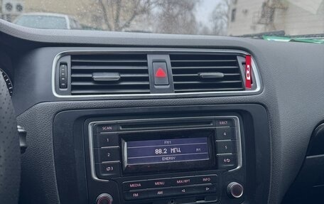 Volkswagen Jetta VI, 2013 год, 865 000 рублей, 21 фотография