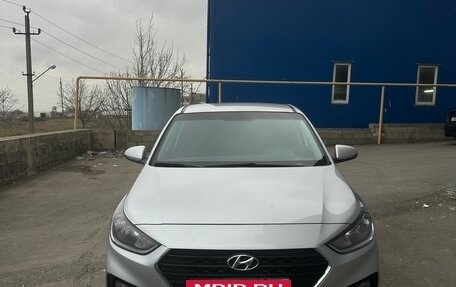Hyundai Solaris II рестайлинг, 2017 год, 1 270 000 рублей, 2 фотография