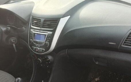 Hyundai Solaris II рестайлинг, 2012 год, 460 000 рублей, 8 фотография