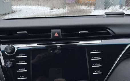 Toyota Camry, 2019 год, 2 550 000 рублей, 10 фотография