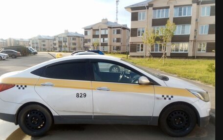 Hyundai Solaris II рестайлинг, 2015 год, 521 000 рублей, 3 фотография