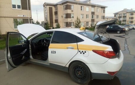 Hyundai Solaris II рестайлинг, 2015 год, 521 000 рублей, 14 фотография