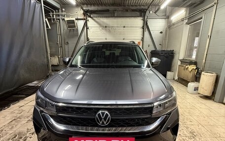 Volkswagen Taos, 2021 год, 2 990 000 рублей, 2 фотография